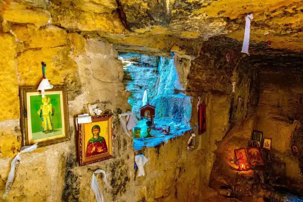 Agia Solomoni catacombs