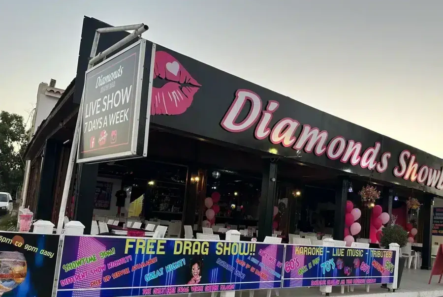 Diamonds Show Bar